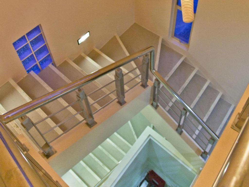 B Pod Hotel Manoc-Manoc Экстерьер фото
