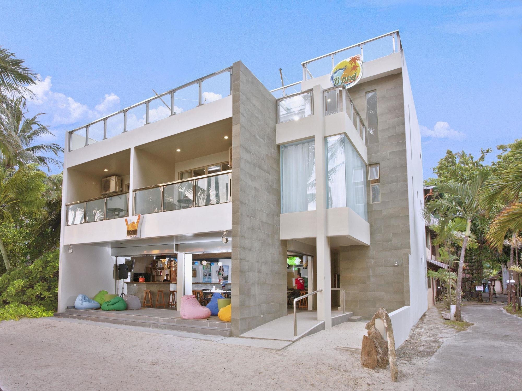 B Pod Hotel Manoc-Manoc Экстерьер фото